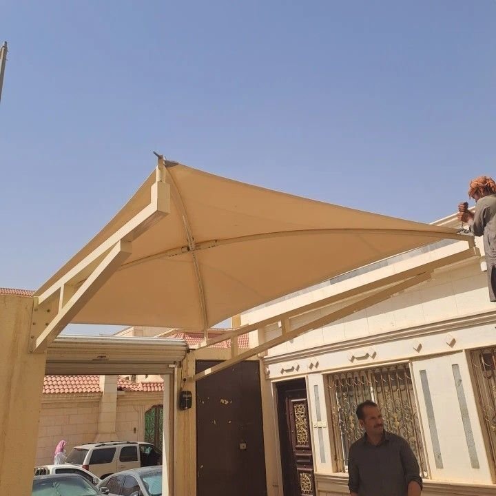مظلات سيارات مقاومة لأشعة الشمس في نجران